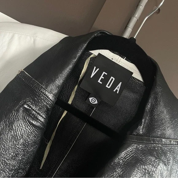 VEDA White & Black Flap Leather Jacket Size Medium - Picture 13 of 15